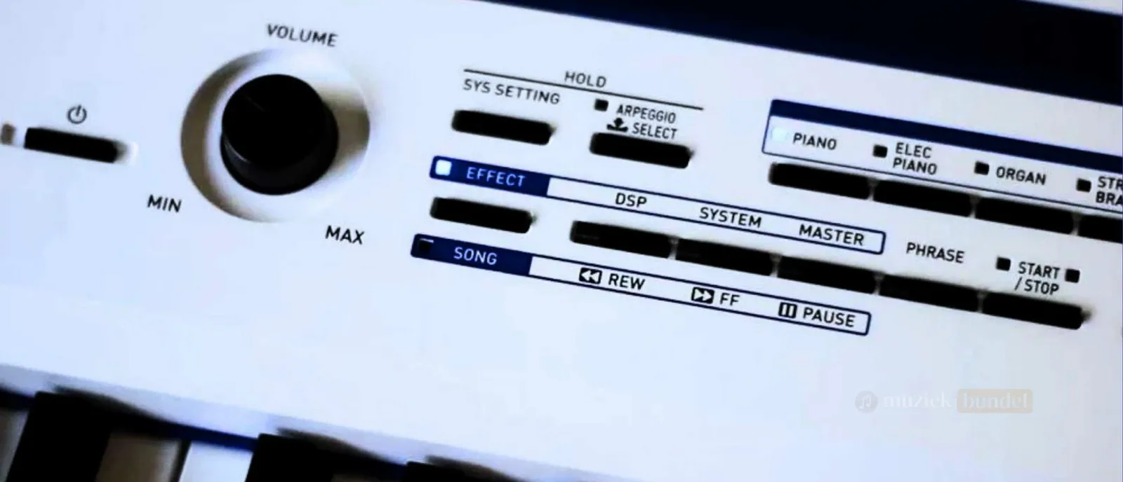 Gebruiksgemak en Extra Functies van de Casio Privia Pro PX-5S | Muziekbundel.nl Casio Privia Pro PX-5S met handige functies en intuïtief gebruiksgemak voor pianisten
