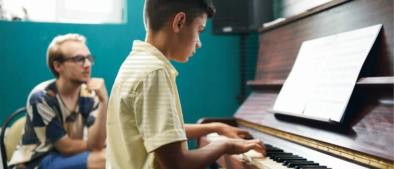 Geen goede begeleiding bij piano leren spelen Geen goede begeleiding bij piano leren spelen