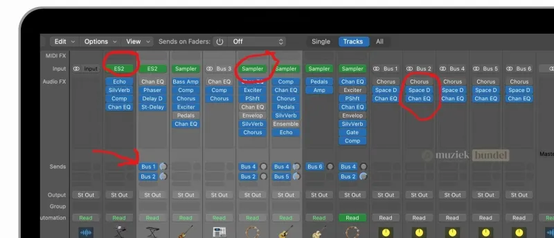 Het gebruik van plugins: Verhoog je creativiteit in muziekproductie | Muziekbundel.nl Scherm met digitale audio-workstation (DAW) en plugins in gebruik voor muziekproductie.