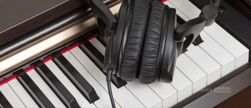 Je eerste digitale piano kopen of huren - Tips en advies - Muziekbundel.nl Digitale piano met accessoires voor beginners, met opties om te kopen of te huren via Muziekbundel.nl.