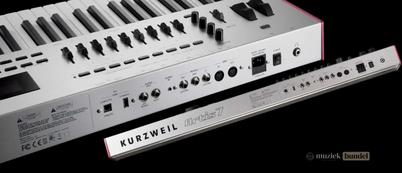 Kurzweil Artis 7 Specificaties | Muziekbundel.nl Overzicht van de specificaties van de Kurzweil Artis 7 stage piano, met 76 semi-gewogen toetsen, realistische vleugelklanken en krachtige effecten.