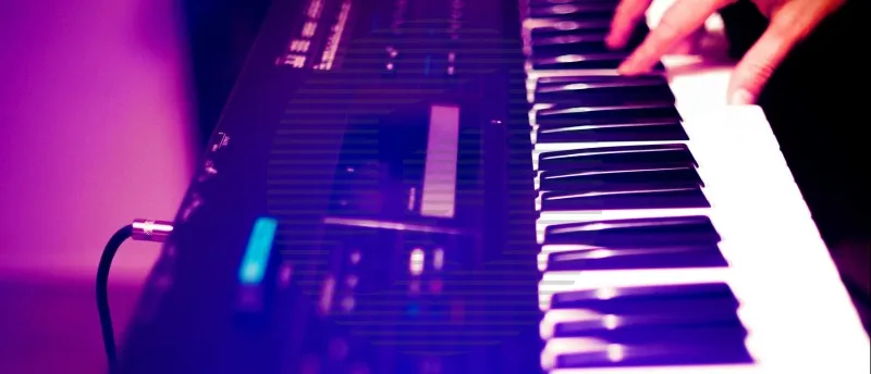 Liedjes leren spelen op een synthesizer Liedjes leren spelen op een synthesizer