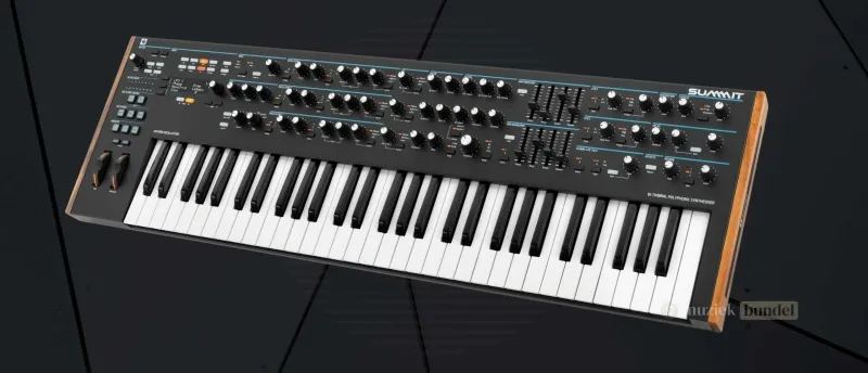 Novation Summit de kameleon onder de synthesizers - Muziekbundel.nl Novation Summit synthesizer met focus op toetsen en bedieningspaneel beschikbaar via Muziekbundel.nl.