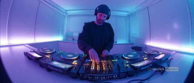 Stap voor stap - de weg naar je eerste optreden als DJ | Muziekbundel.nl Stap voor stap - de weg naar je eerste optreden als DJ | Muziekbundel.nl