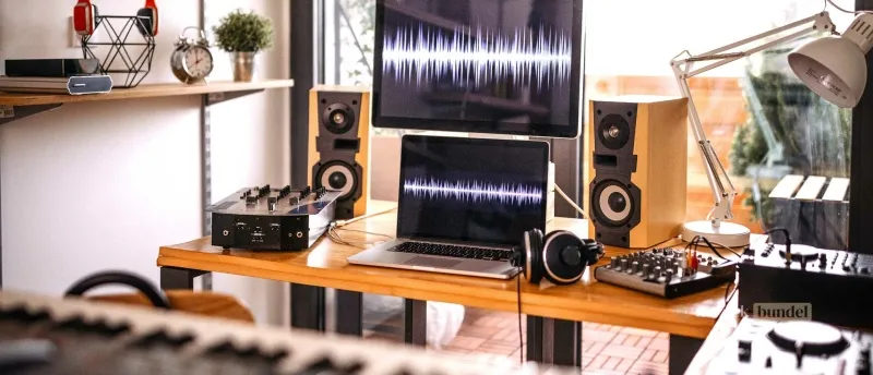 Thuisstudio Optimaal Inrichten voor de Beste Geluidskwaliteit | Muziekbundel.nl Leer hoe je een thuisstudio optimaal inricht met de juiste akoestiek, speakerplaatsing en absorptiepanelen voor een professionele sound.