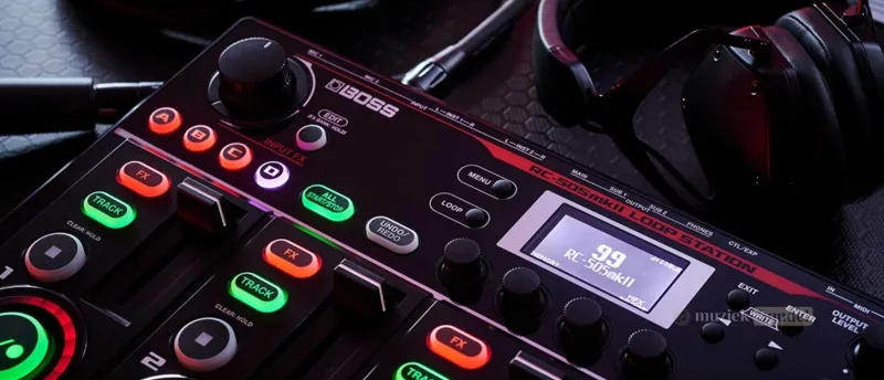 Verbind en mix met de Boss RC-505mkII - Muziekbundel.nl Boss RC-505mkII Loop Station met meerdere aansluitingen en mixmogelijkheden.