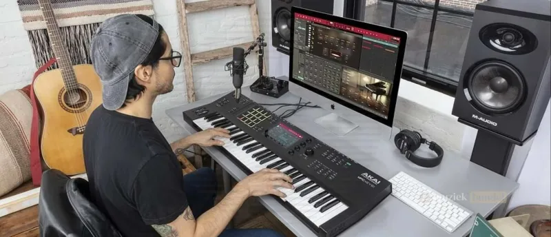 Voor wie is de MPC Key 61 geschikt? Een gids voor muzikanten en producers | Muziekbundel.nl De MPC Key 61 is geschikt voor muzikanten, producers en studio-gebruikers die op zoek zijn naar een veelzijdig toetsenbord en muziekproductie-systeem