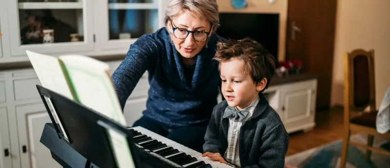 Waarom kiezen voor pianolessen voor kinderen? Waarom kiezen voor pianolessen voor kinderen?