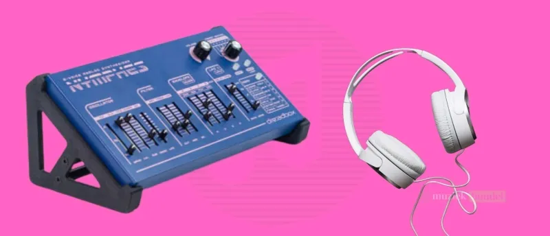 Waarom zou je de Dreadbox Nymphes (willen) kopen? | Muziekbundel.nl De Dreadbox Nymphes biedt zes-stemmige analoge polyfonie en modulatietools, perfect voor veelzijdige geluiden en draagbaarheid.