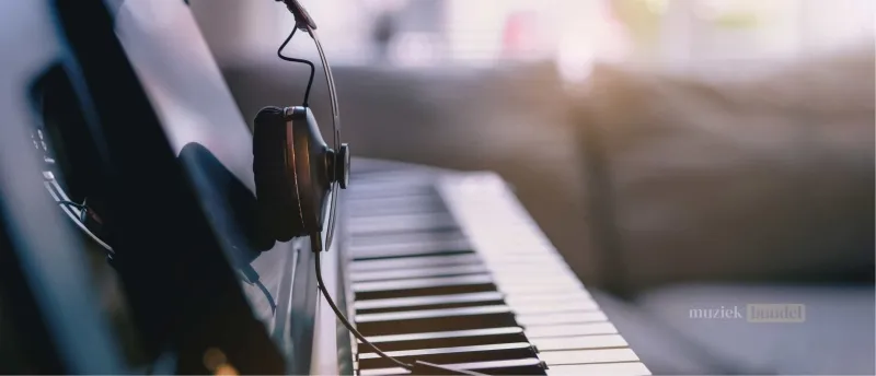 Wat zijn alternatieven voor de Roland RP701? | Muziekbundel.nl Ontdek alternatieven voor de Roland RP701, zoals de Yamaha YDP-164, Kawai KDP120 en Casio AP-470, voor diverse pianobehoeften.