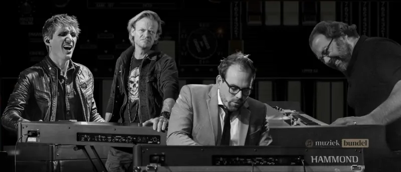 Welke Artiesten Gebruiken de Hammond XK-5? Bekende Hammond Spelers | Muziekbundel.nl Ontdek welke bekende artiesten de Hammond XK-5 gebruiken en waarom dit digitale orgel populair is onder professionele Hammond-spelers.